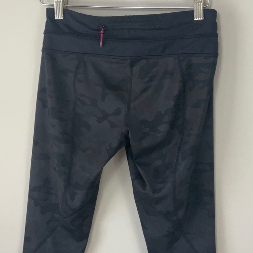 Lululemon camo black capri - Picture 3 of 11